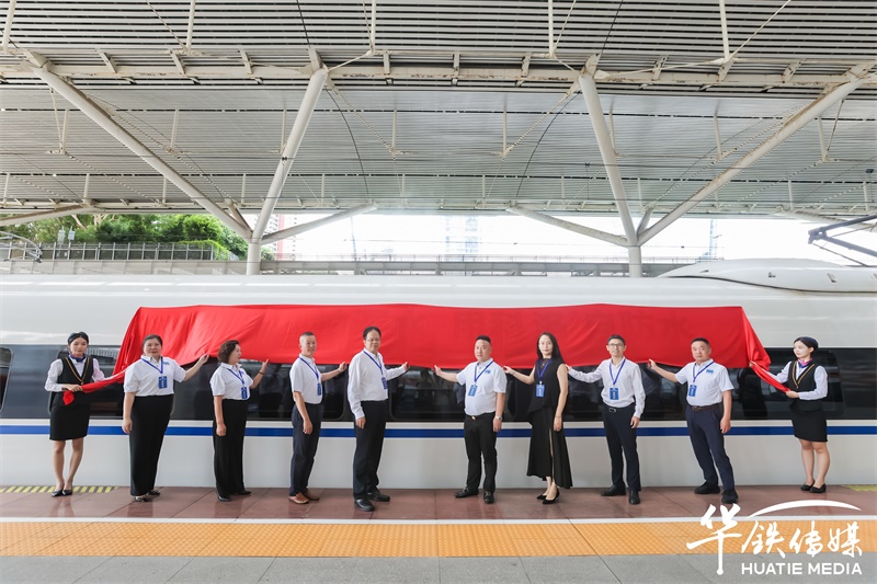 科洛高铁广告首发 (27).JPG