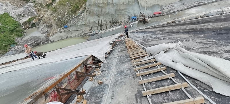 梅雨季墙面“冒汗”别忍了!水性渗透结晶型无机防水材料—让建筑拥有自我修复的免疫力 梅雨季墙面“冒汗”别忍了!水性渗透结晶型无机防水材料—让建筑拥有自我修复的免疫力